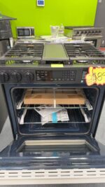 Bespoke 6.0 cu. ft. Smart Slide-In Gas Range with Air Fry & Precision Knobs in White Glass - Image 4