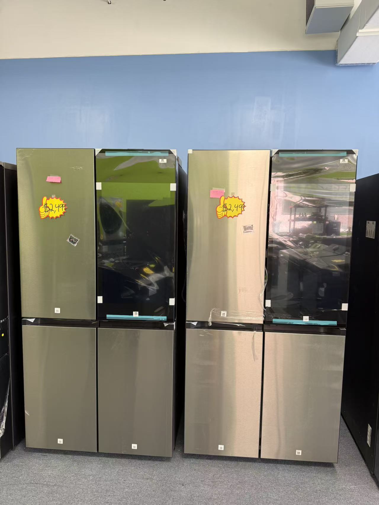 RF23DB9900QDAA (2) Bespoke 23 cu. ft. Counter Depth 4-Door Flex™ Refrigerator with AI Family Hub™+ & AI Vision Inside™ in Stainless Steel - Image 2