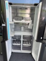 Bespoke 23 cu. ft. Counter Depth 4-Door Flex™ Refrigerator with AI Family Hub™+ & AI Vision Inside™ in Stainless Steel - Image 4