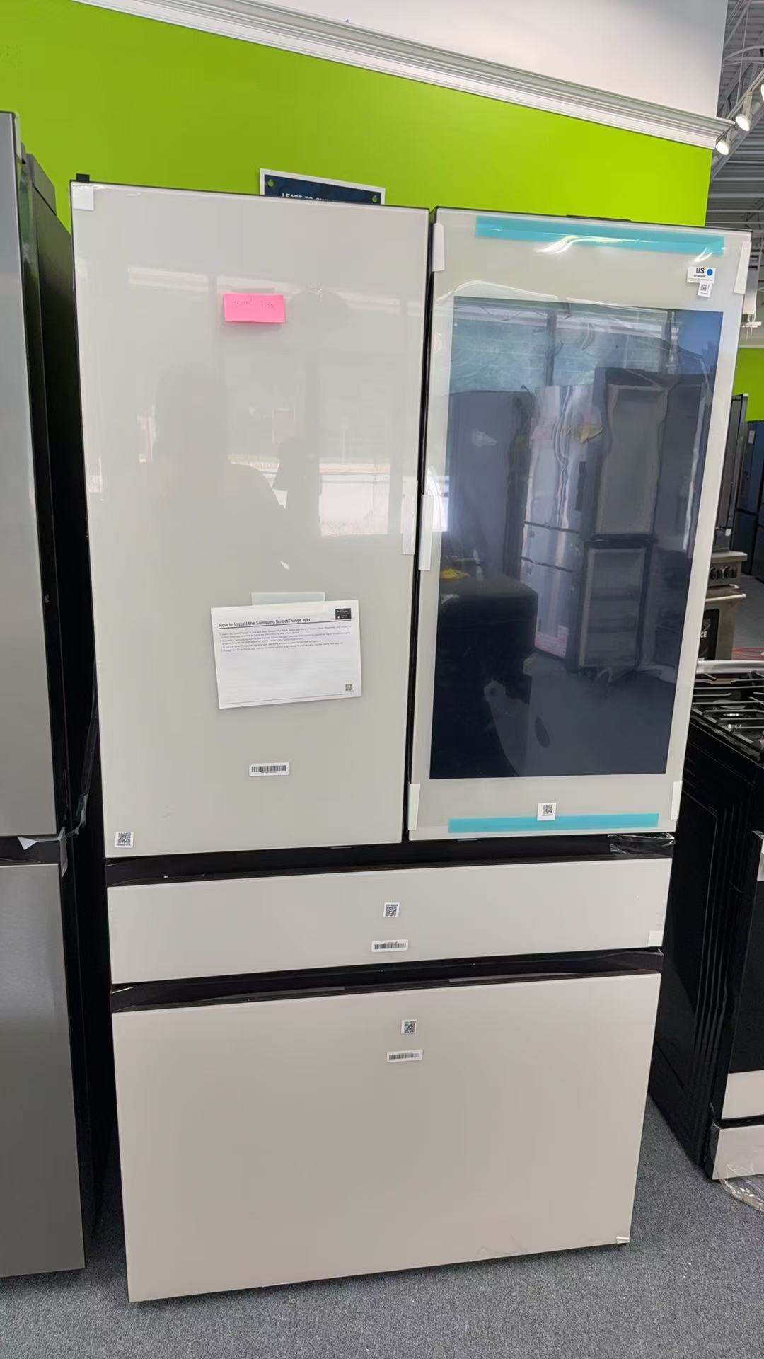 RF90F29AEWAA (1) Bespoke 29 cu. ft. 4-Door French Door Refrigerator with AI Family Hub™+ & AI Vision Inside™ in White Glass - Image 2