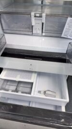 Bespoke 29 cu. ft. 4-Door French Door Refrigerator with AI Family Hub™+ & AI Vision Inside™ in White Glass - Image 4